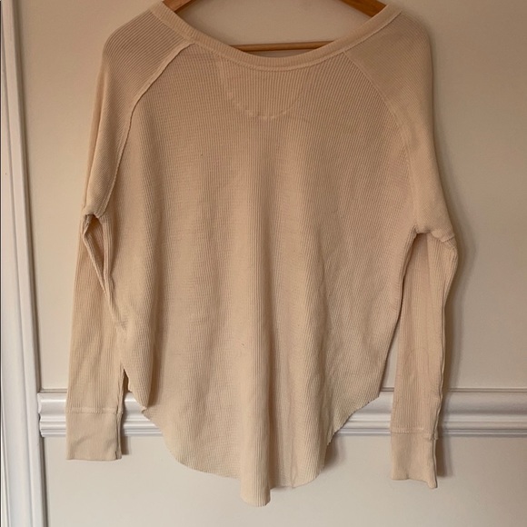 ARITZIA/TNA cream waffle shirt - Picture 4 of 4